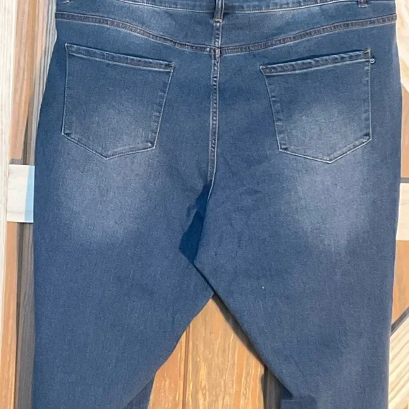 Tahari Women’s CapriJeans. Size 24 Measurements in Comments - Picture 2 of 13